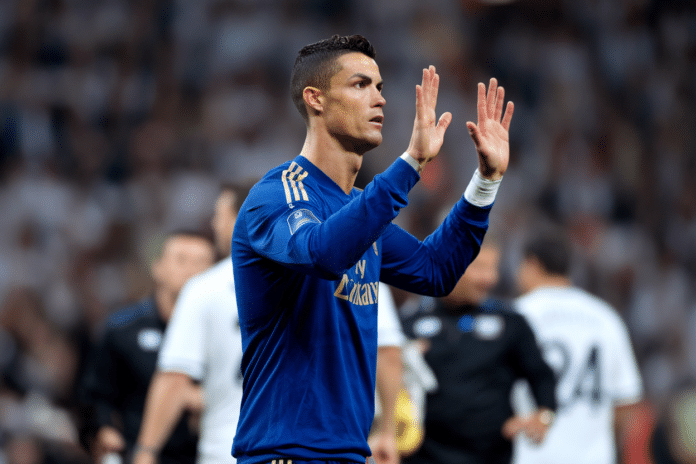 Pourquoi Cristiano Ronaldo reste un sujet brûlant à l'approche de 2026: Si la remarque fait du bruit, c'est parce que Cristiano Ronaldo reste un personnage central du football mondial, au-delà de ses matchs. À ce niveau de notoriété, chaque prise de parole devient un test - illustration