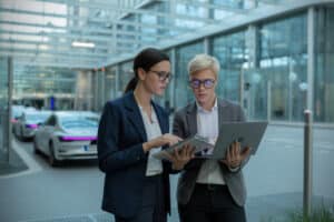 2 août 2026, loi adoptée il y a deux ans, Bruxelles surveille OpenAI, Google et Anthropic, ce qui change pour l'IA